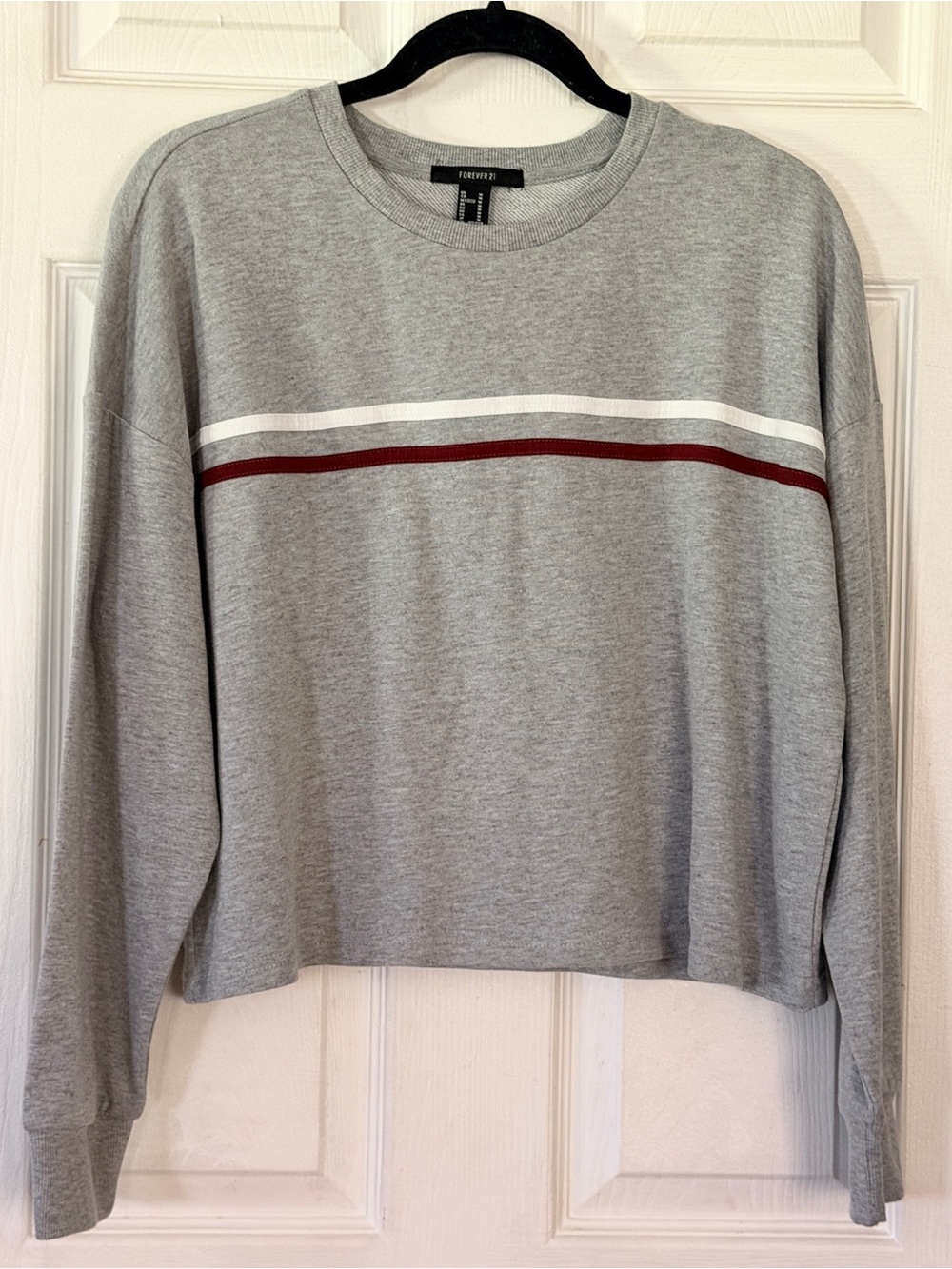 Forever 21 heather gray crewneck sweatshirt